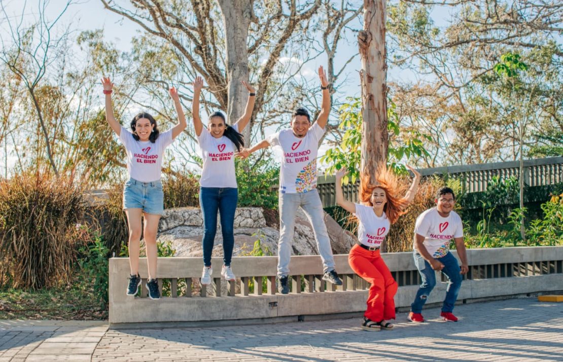 Photoshoot with GDD Volunteers!